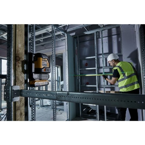 Samopoziomujący laser krzyżowy z wiązką zieloną, zasięg do 55m, DeWALT [DCLE34021D1-QW] walizka