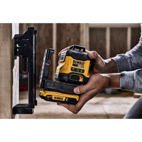 Samopoziomujący laser krzyżowy z wiązką zieloną, zasięg do 55m, DeWALT [DCLE34021D1-QW] walizka