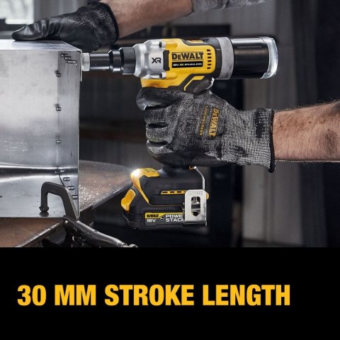 Akumulatorowa, bezszczotkowa nitownica do nitów zrywalnych 4,8-6,4mm, 18V Li-Ion 2x1,7Ah GFN POWERSTACK DeWalt [DCF414E2GT-QW] w