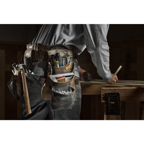 Pas narzędziowy z 2 kaburami na narzędzia DeWalt [DWST50113-1]