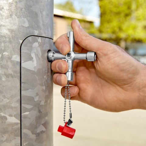 Klucz uniwersalny do szaf, tablic rozdzielczych, skrzynek i systemów odcinających KNIPEX [00 11 03]