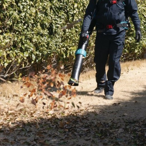 Dmuchawa akumulatorowa 36V-40V max, Makita [UB004CZ] Li-Ion, zasilana z PDC1200, PDC1500