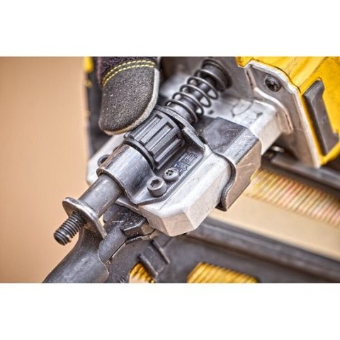 Gwoździarka do gwoździ 50-90mm, 18V XR DeWalt [DCN930P2-QW] 2x5,0Ah