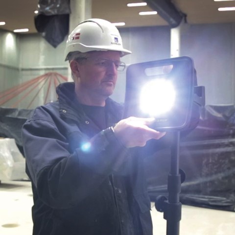 Lampa robocza COB LED 4000 lumenów, NOVA 4K, SCANGRIP 03.5440 + statyw 2m 03.5685 [49.0442]