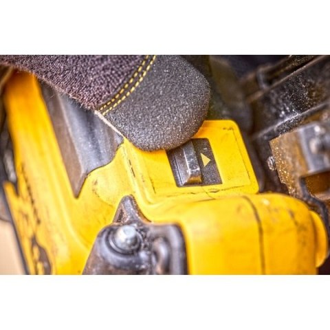Gwoździarka akumulatorowa do gwoździ 50-90mm, 18V XR, DeWalt [DCN950N-XJ] Li-Ion