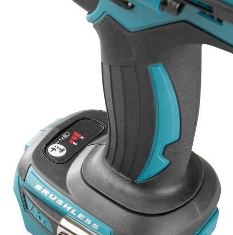 Akumulatorowy klucz udarowy z mocowaniem 1/2", 1050Nm, 18V, Makita [DTW1004Z] LXT