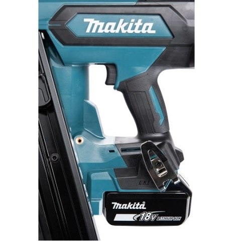 Gwoździarka akumulatorowa do gwoździ z łbem okrągłym 50-90mm, 18V, Makita [DBN901RTE] 2x5,0Ah, LXT