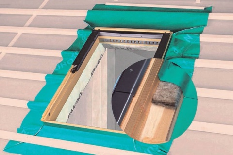 Kołnierz izolacyjny FAKRO XDP – zestaw ocieplający z wełną owczą do okien dachowych